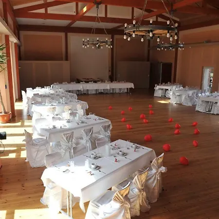 Hof Maerkische Heide * Brandenburg (Brandenburg an der Havel)